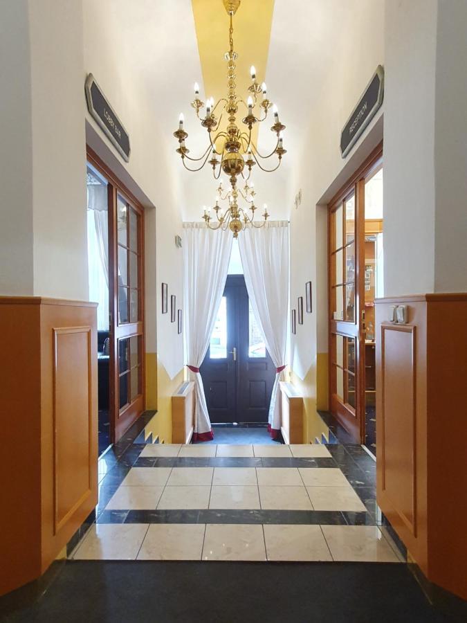 Machova 3* Praga